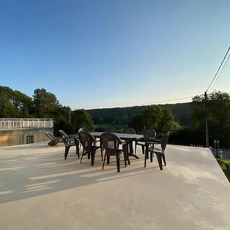 Holiday home La Maison Du Lac Perrancey